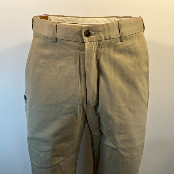 Haggar Men’s Work-To-Weekend Classic Fit Khaki Pants - Size 32 x 30 - NWT - Picture 3 of 6